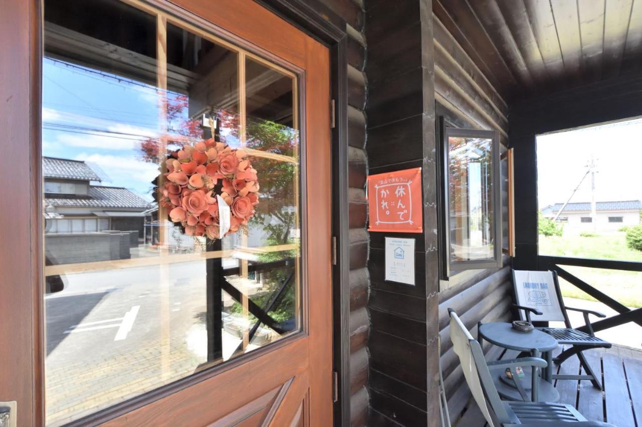 Carrefour Guesthouse カルフール ゲストハウス Toyama Station Exterior foto